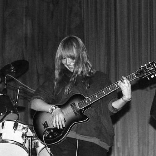 Я думаю, если бы Янка Дягилева узнала бы, что о ней будет писать стилист, как об иконе стиля, она была бы ошарашена, скажем так. 09 Я думаю, если бы Янка Дягилева узнала бы, что о ней будет писать стилист, как об иконе стиля, она была бы ошарашена, скажем так. 09