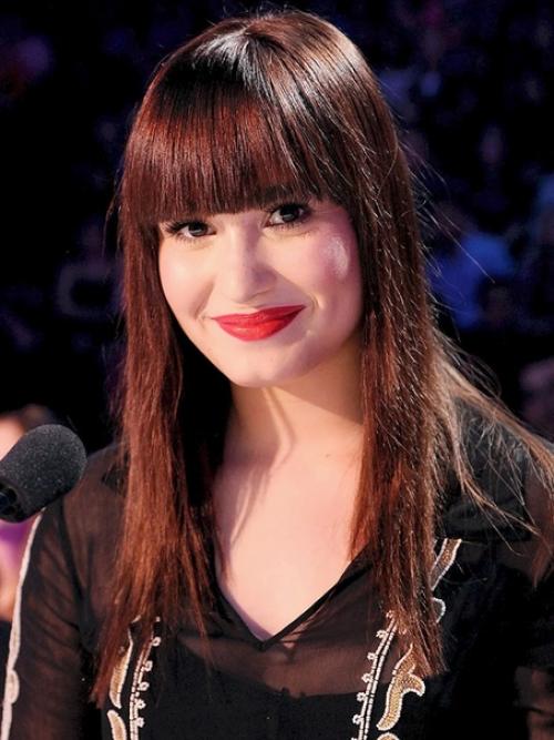 24 знаменитости, которым идет челка. 05