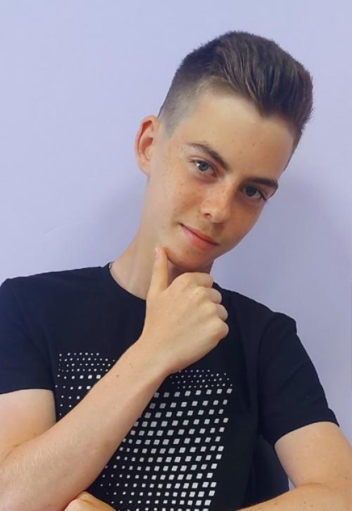 Правильно подобранная стрижка являются основополагающей деталью любого образа. 02