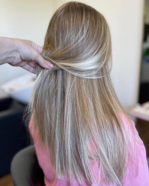 Виктория долго не решалась на окрашивание и сомневалась подойдёт ли ей. 01