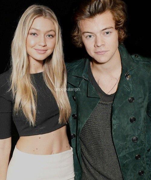 1/.   Крики детей раздаются по всему дому, а я ласково улыбаюсь, обращая внимания на мою маленькую дочку, которая веселится со всеми. 01 1/.   Крики детей раздаются по всему дому, а я ласково улыбаюсь, обращая внимания на мою маленькую дочку, которая веселится со всеми. 01