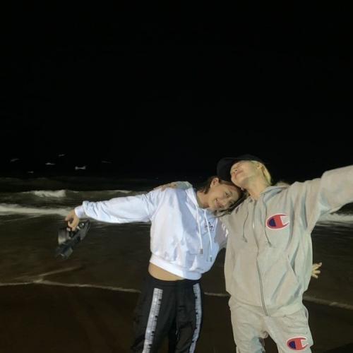 Twicetagram.  1-4 - Я серьезно не делала фото в эти дни. 03