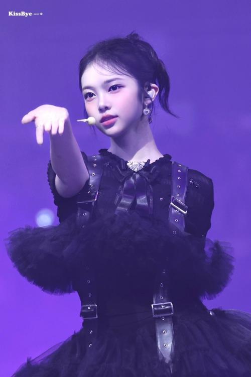 Корейские фанаты продолжают восхищаться причёсками Иан из Hearts2hearts. 05