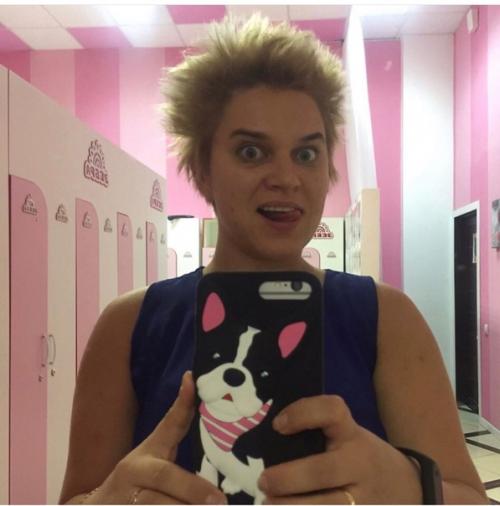 Все гнобили вопросами почему я так поправилась и надо меньше кушать. 07