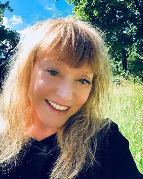 71-Летняя певица Алла Пугачева на перемены решилась. 01