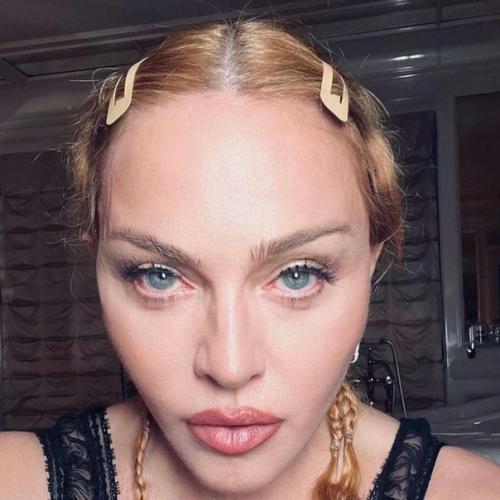 Ночью прогремела новость - 64-летнюю мадонну срочно госпитализировали после того, как нашли дома без сознания. 03