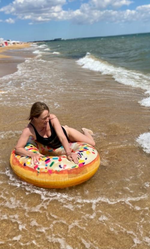 Всегда так интересно, как у людей с отпуска много фото, где они красивые, а точнее идеальная прическа, хорошо сидит одежда, осанка, улыбка …? 05