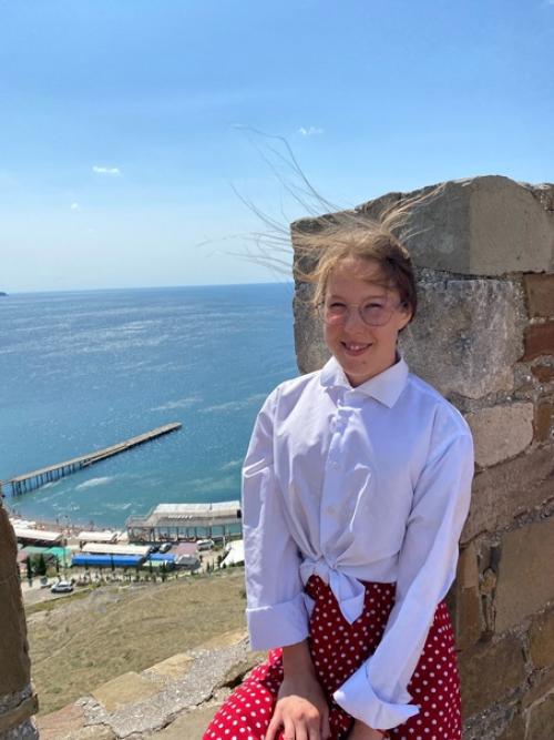 Всегда так интересно, как у людей с отпуска много фото, где они красивые, а точнее идеальная прическа, хорошо сидит одежда, осанка, улыбка …? 03