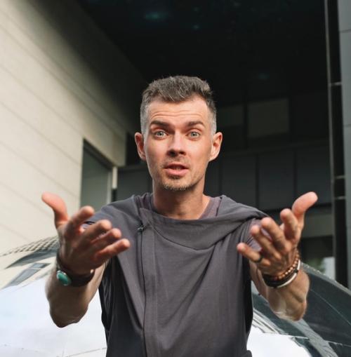 Преображала Кирилла Попова, владельца компании Yard. 05