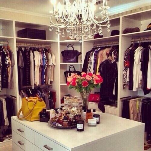 Здравствуйте, дорогие! Наша комната - наша святыня, именно в ее стенах мы проводим самые сокровенные часы жизни. 01 Здравствуйте, дорогие! Наша комната - наша святыня, именно в ее стенах мы проводим самые сокровенные часы жизни. 01