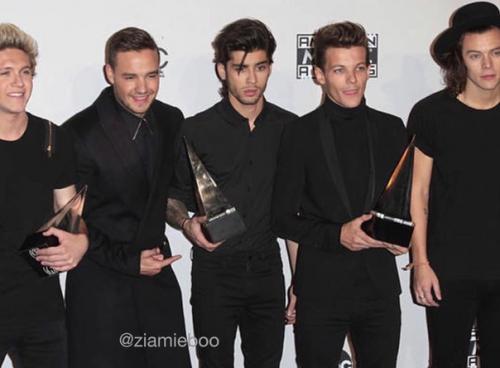 Что случилось в туалете на АМАs (2014? 04