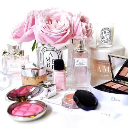 Здравствуйте, дорогие! Наша комната - наша святыня, именно в ее стенах мы проводим самые сокровенные часы жизни. 05 Здравствуйте, дорогие! Наша комната - наша святыня, именно в ее стенах мы проводим самые сокровенные часы жизни. 05