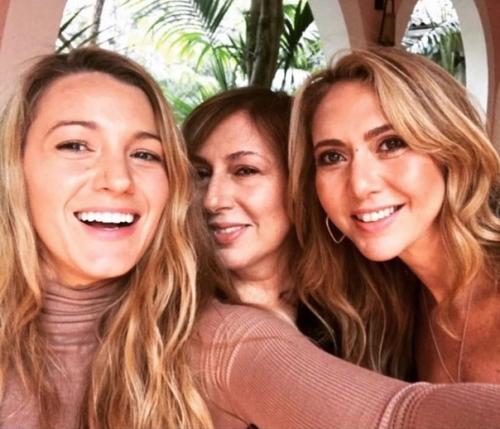 Блейк по-настоящему знает, что такое Дружба и поддержка этих тёплых, доверительных отношений с близкими. 04 Блейк по-настоящему знает, что такое Дружба и поддержка этих тёплых, доверительных отношений с близкими. 04