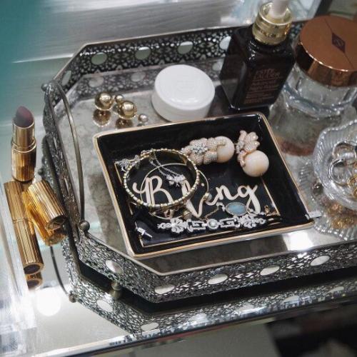 Здравствуйте, дорогие! Наша комната - наша святыня, именно в ее стенах мы проводим самые сокровенные часы жизни. 02 Здравствуйте, дорогие! Наша комната - наша святыня, именно в ее стенах мы проводим самые сокровенные часы жизни. 02