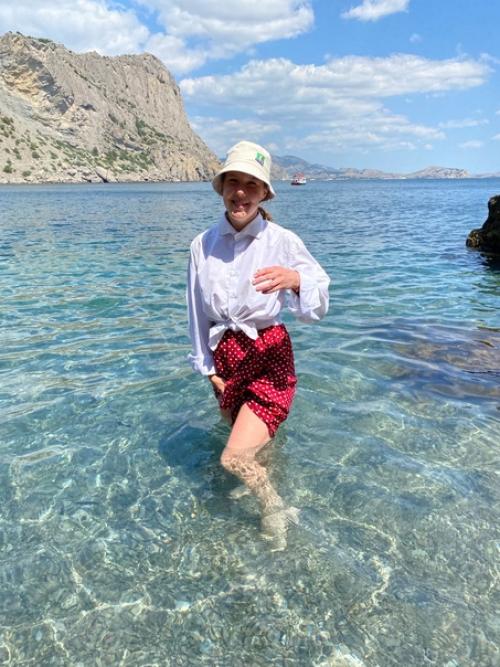 Всегда так интересно, как у людей с отпуска много фото, где они красивые, а точнее идеальная прическа, хорошо сидит одежда, осанка, улыбка …? 01