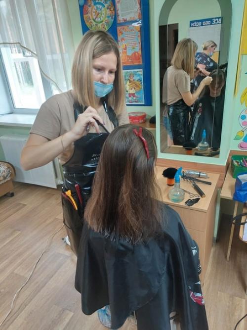 Одним из элементов подготовки к такому важному событию как новый учебный год, является стрижка. 01