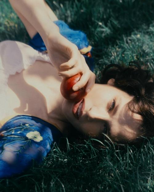 Юлия снигирь в винтажном нижнем белье в новой романтической фотосессии. 03