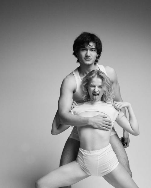 Саша бортич с новым возлюбленным устроили фото - камасутру. 03