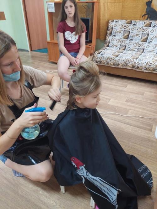 Одним из элементов подготовки к такому важному событию как новый учебный год, является стрижка. 09