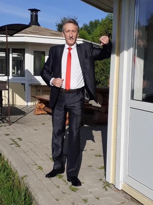 Последние дни лета выдались на удивление тёплыми, солнечными и безветренными. 01