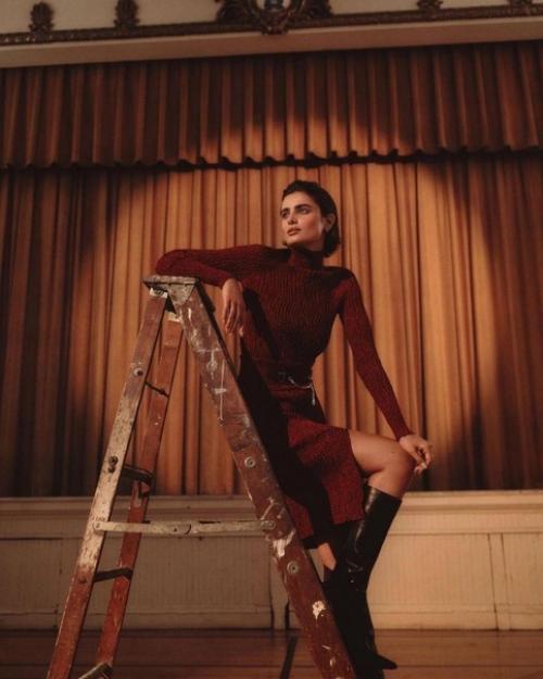 Тейлор хилл с новой стрижкой на страницах Harper's Bazaar, 2023. 01