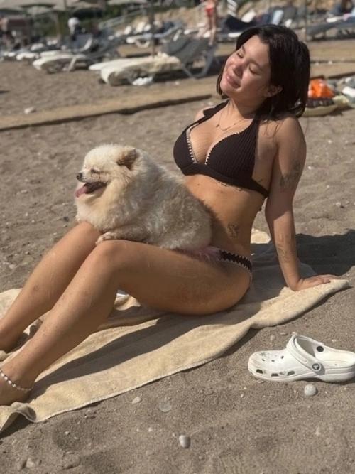 Дочь даны Борисовой показала, как выглядит ее фигура после четырех пластических операций. 01