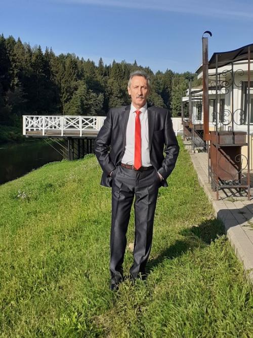 Последние дни лета выдались на удивление тёплыми, солнечными и безветренными. 02