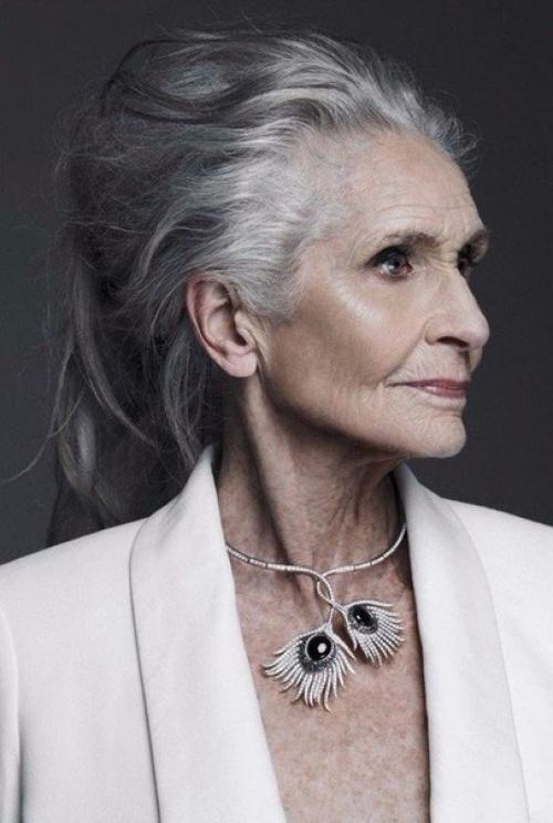 Вроде бы обычная бабушка. 03