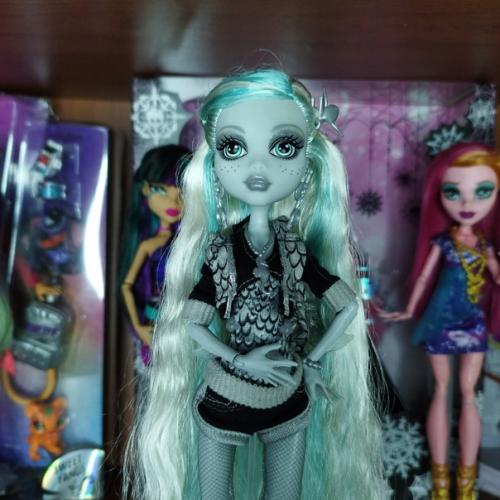 Кстати говоря, я распаковала свою лагуну, потому что её коробка была в таком себе состоянии и. очень расстроили её волосы (. 01 Кстати говоря, я распаковала свою лагуну, потому что её коробка была в таком себе состоянии и. очень расстроили её волосы (. 01