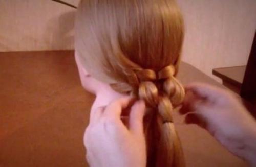 Простая прическа Коса с Резинками (пошаговый урок). 07