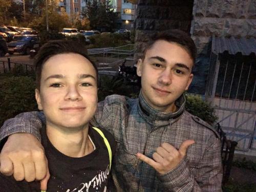 Долго пыталась понять откуда ты мне знаком. 01