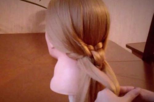 Простая прическа Коса с Резинками (пошаговый урок). 05