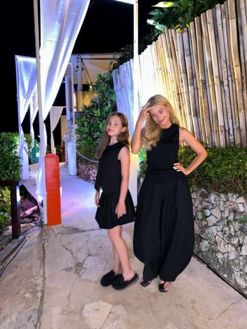 Кристина асмус фото с отдыха с дочерью Настей делится. 03