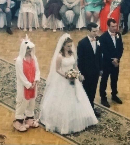 Это я на свадьбе лучшей подруги. 01