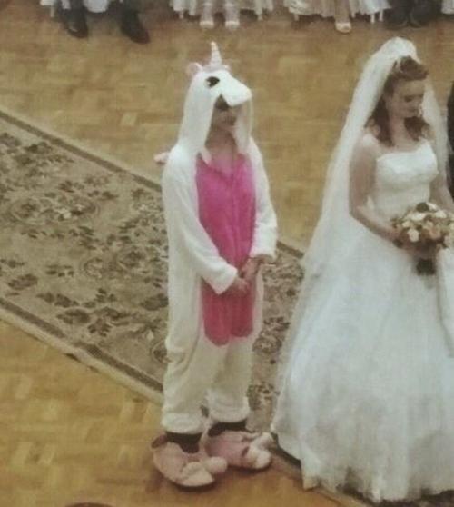 Это я на свадьбе лучшей подруги. 02