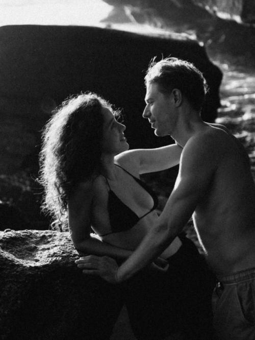 Недавно в соцсетях появились кадры с Никитой Ефремовым и Софьей Гершевич на Бали. 01