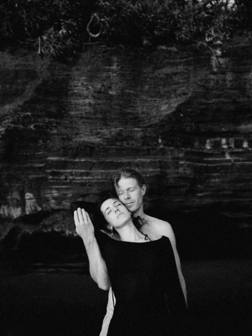 Недавно в соцсетях появились кадры с Никитой Ефремовым и Софьей Гершевич на Бали. 03