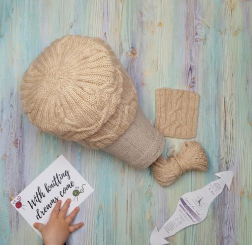 Нежная бежевая шапка бини на весну спицами! 08 Нежная бежевая шапка бини на весну спицами! 08