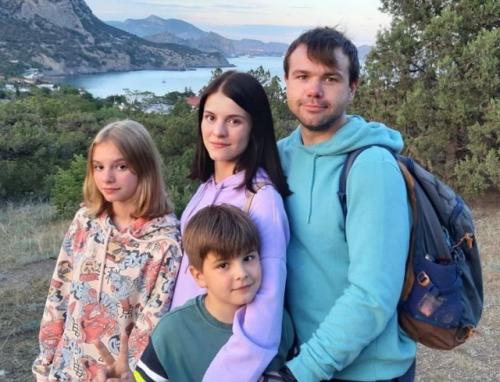 Звезду Папиных Дочек михаила Казакова обвинили в домашнем насилии. 02 Звезду Папиных Дочек михаила Казакова обвинили в домашнем насилии. 02