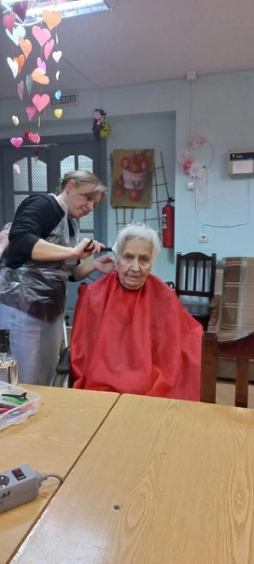 Учебный центр Псков посетили наших проживающих, сделали им модные стрижки. 08