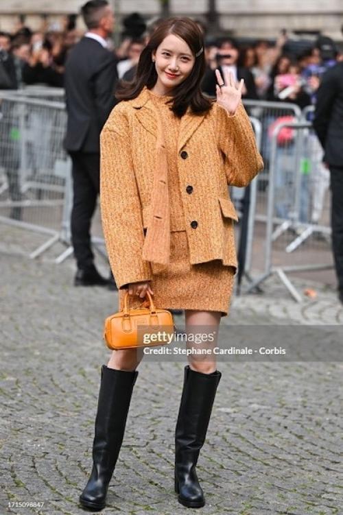 Theqoo фотографии юны от Getty Images с показа MIU MIU S/S 2024. 05