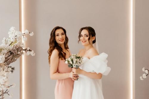 Это была моя самая большая свадьба в этом сезоне, я собрала 7 человек. 03