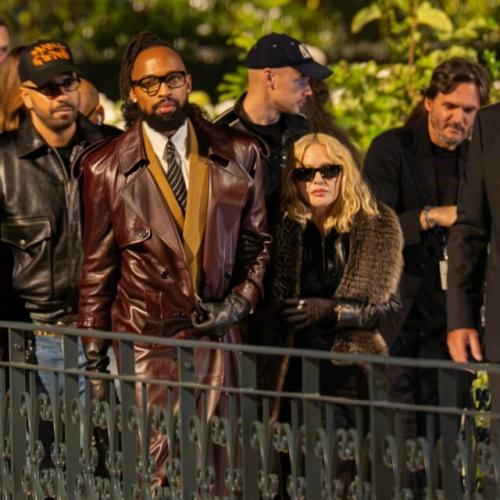 Мадонна на показе Yves Saint Laurent. 07 Мадонна на показе Yves Saint Laurent. 07