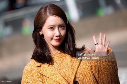 Theqoo фотографии юны от Getty Images с показа MIU MIU S/S 2024. 03