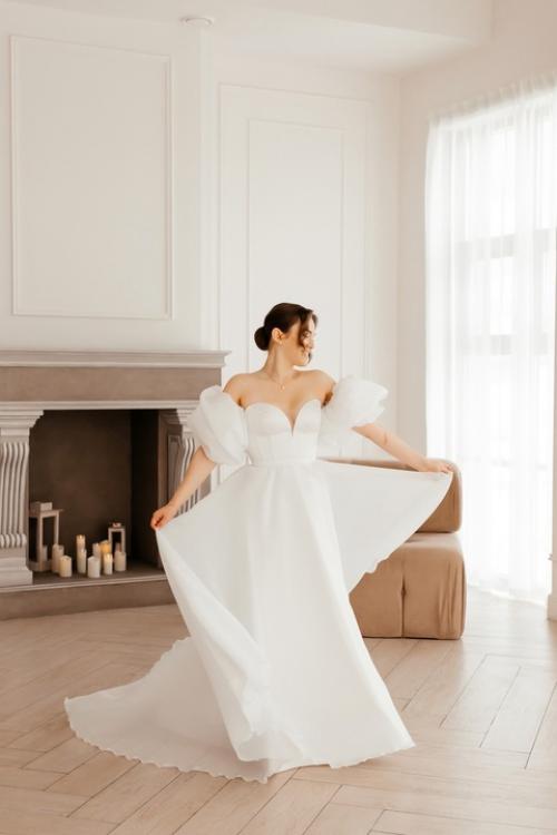 Это была моя самая большая свадьба в этом сезоне, я собрала 7 человек. 04