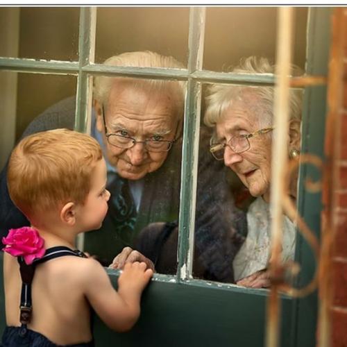 Фотограф устроил фотосессию для супругов, которые вместе 72 года, чтобы показать, как выглядит настоящая любовь. 05