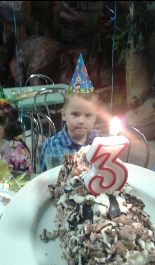 Вырос малыш - сынишка, семилетний парнишка с модной стрижкой! 01