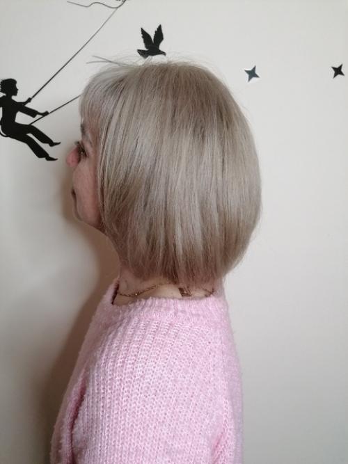 Я рада предложить вам новый образ - стрижку Каре с Градуировкой в сочетании с ярким тотал блонд. 01