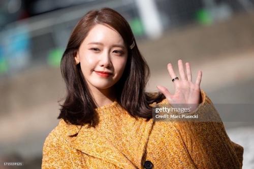 Theqoo фотографии юны от Getty Images с показа MIU MIU S/S 2024. 04