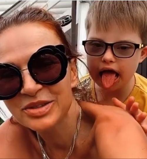 Эвелина бледанс в Сеть фотографии с отдыха выложила. 02